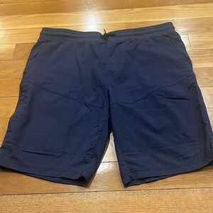 Hollywood the jean people men shorts size XXL.